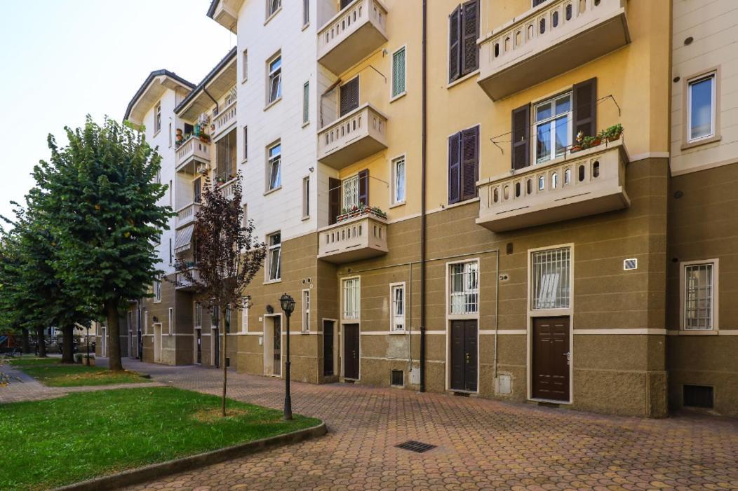Paki Home Nel Cuore Dei Navigli Di Milano ภายนอก รูปภาพ